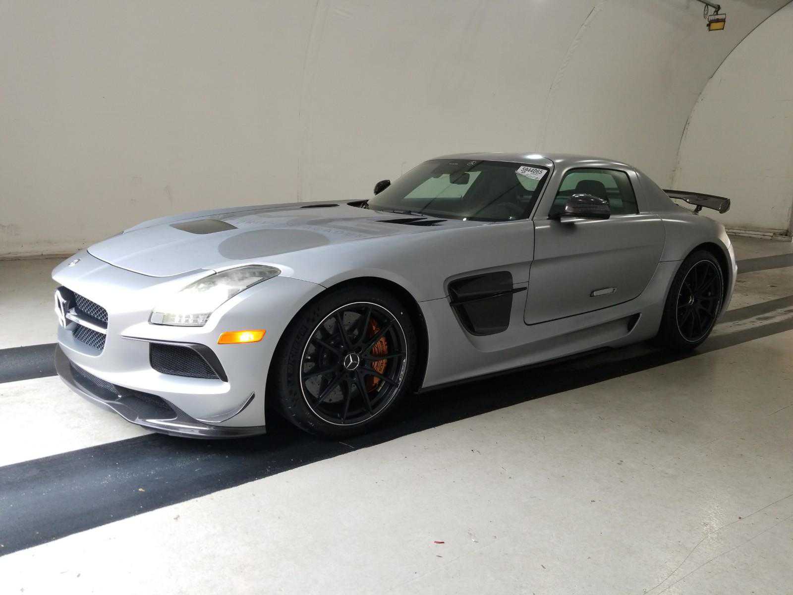 Mercedes-Benz SLS-Class