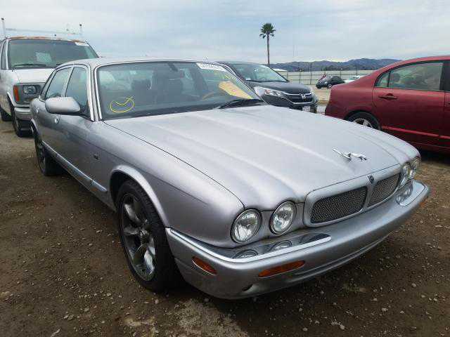 Jaguar XJR