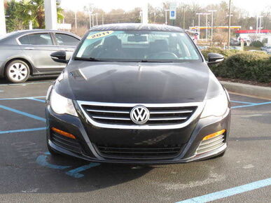 2011 VOLKSWAGEN Passat - License Plate