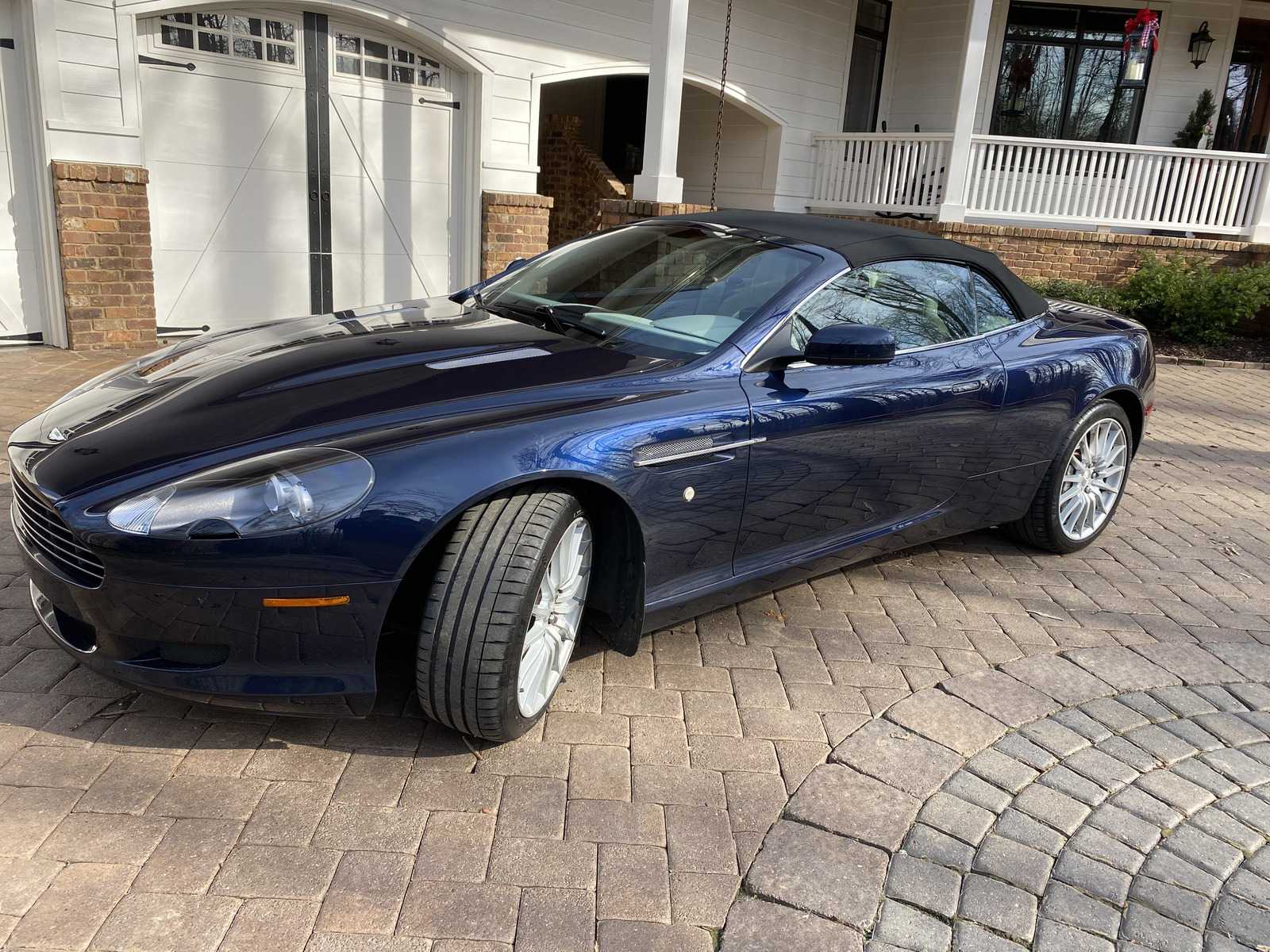Aston Martin DB9