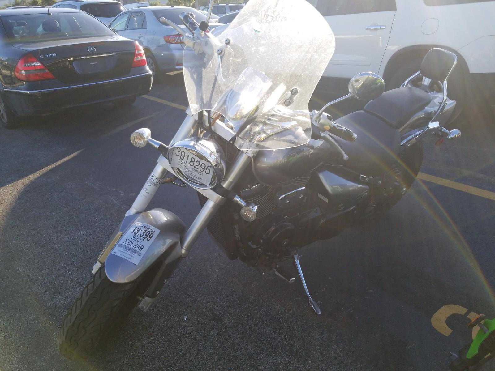 Suzuki VZ800