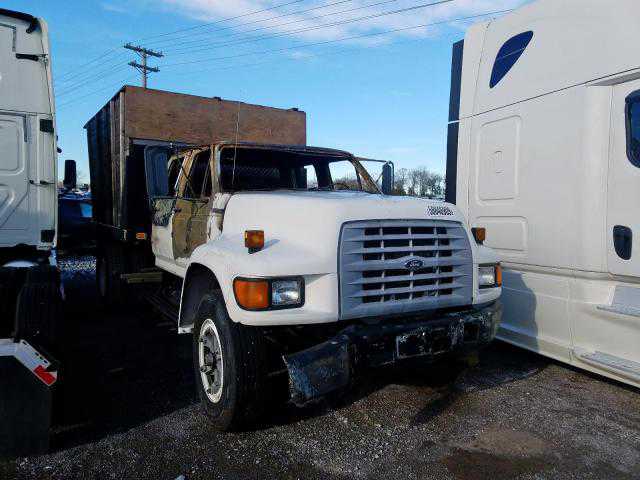 Ford F-700