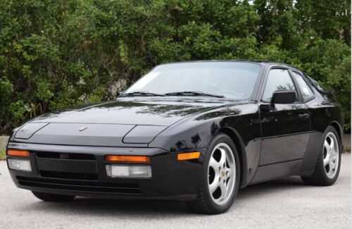 Porsche 944