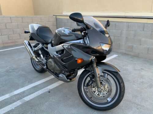 Honda VTR1000F (SUPERHAWK)