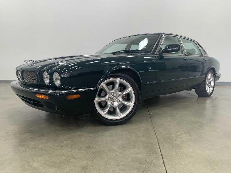 Jaguar XJR