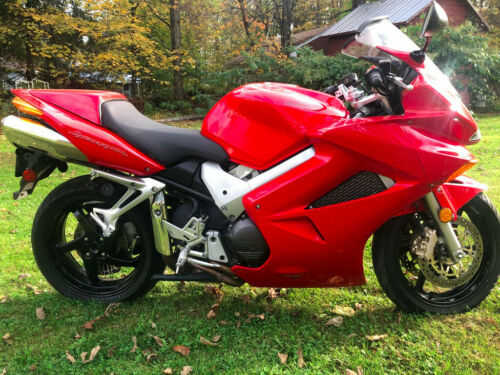 Honda VFR800A (INTERCEPTOR)