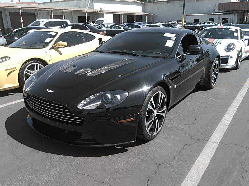 Aston Martin V12 Vantage