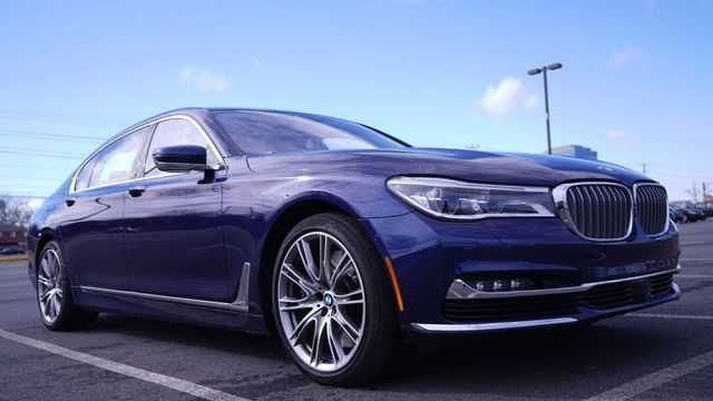 BMW M760i