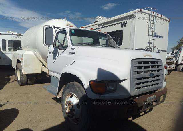 Ford F-700