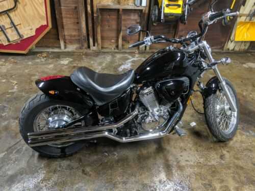 Honda VT600CD (SHADOW VLX DELUXE)