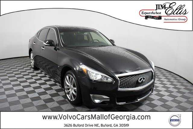 Infiniti Q70