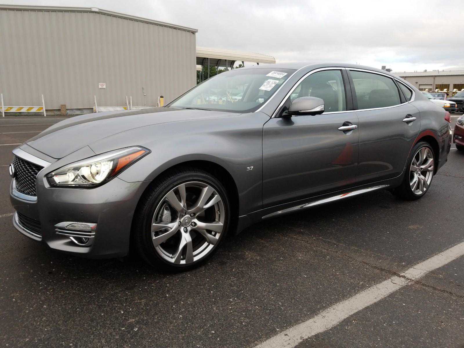 Infiniti Q70L