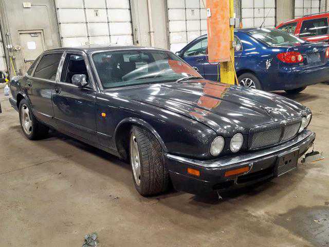 Jaguar XJR