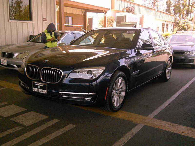 BMW 740i