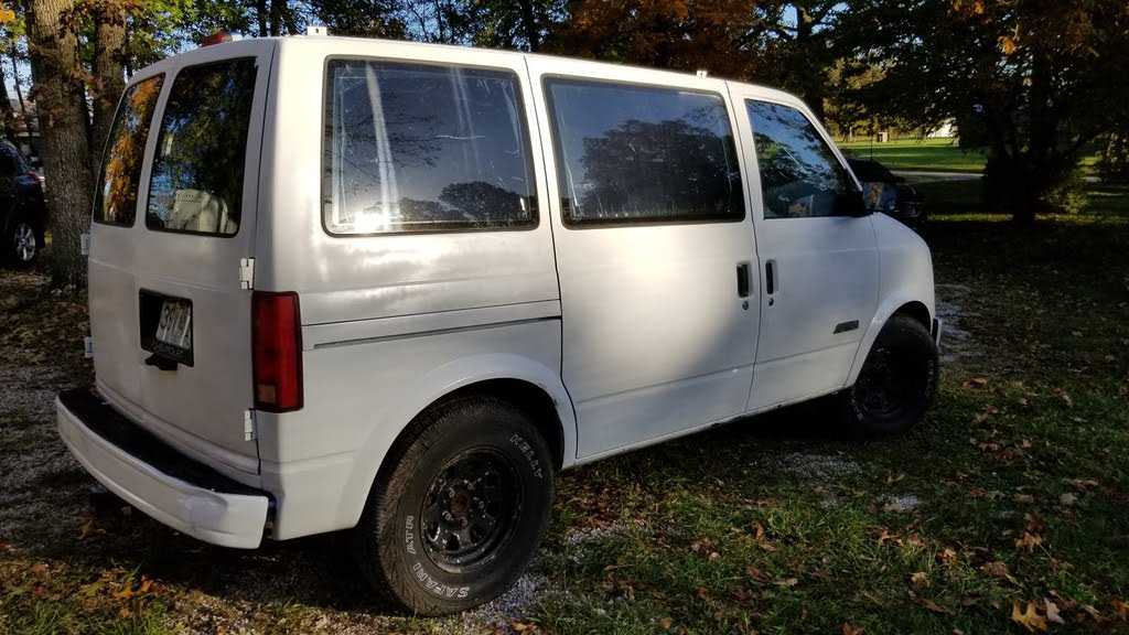 Chevrolet Astro Van
