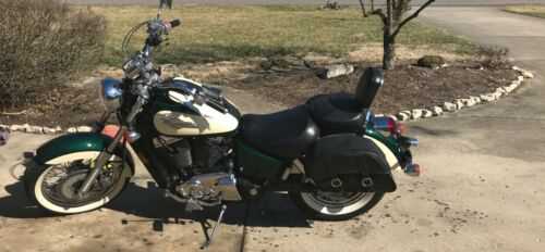 Honda VT1100C2 (SHADOW ACE)