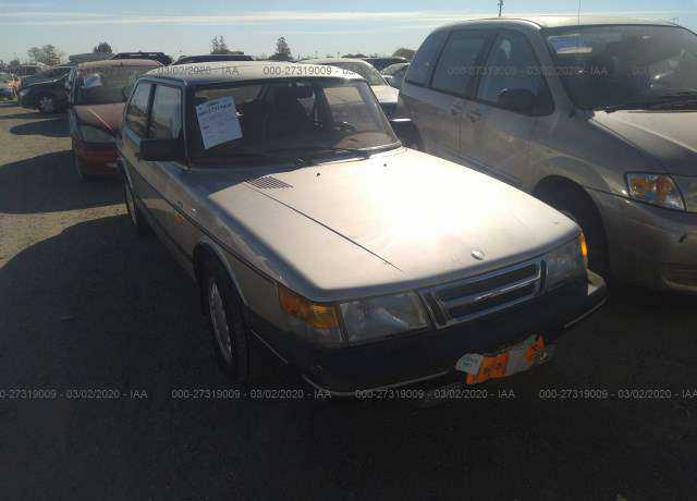 Saab 900