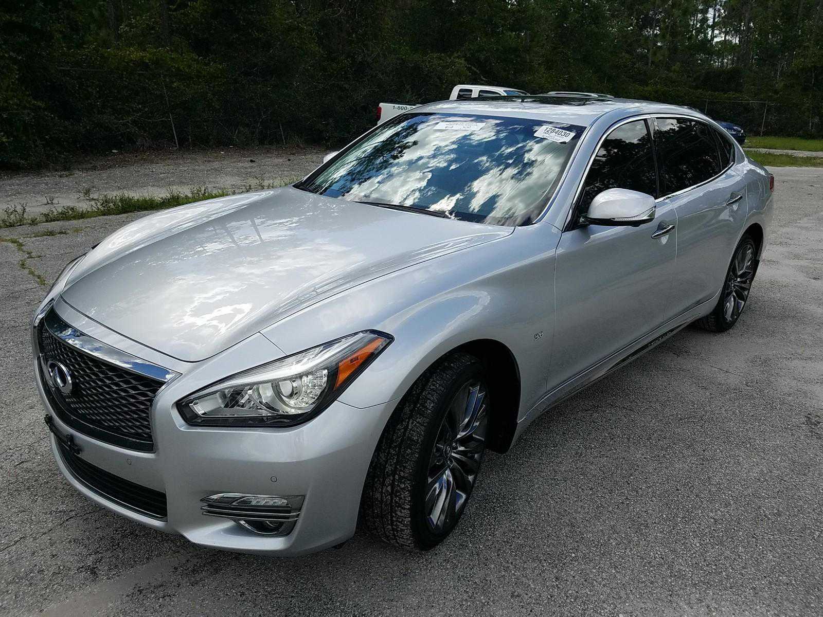 Infiniti Q70L