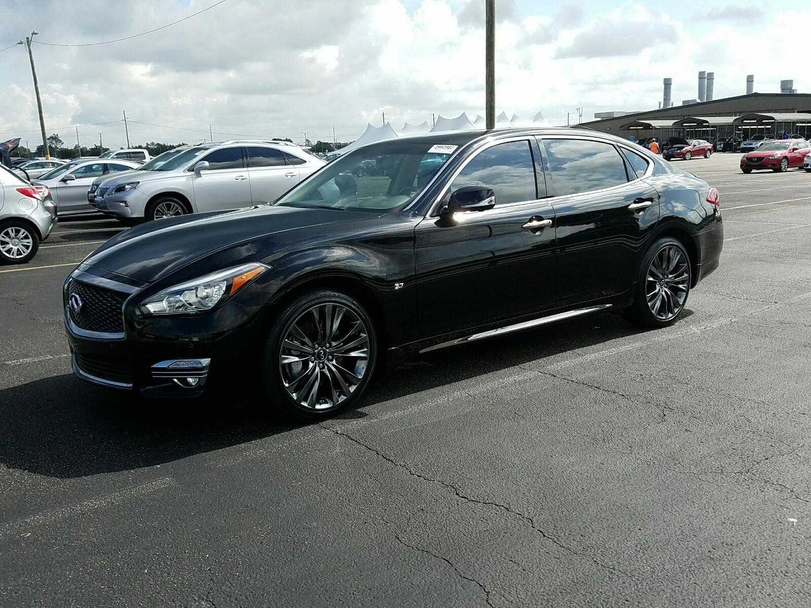 Infiniti Q70L