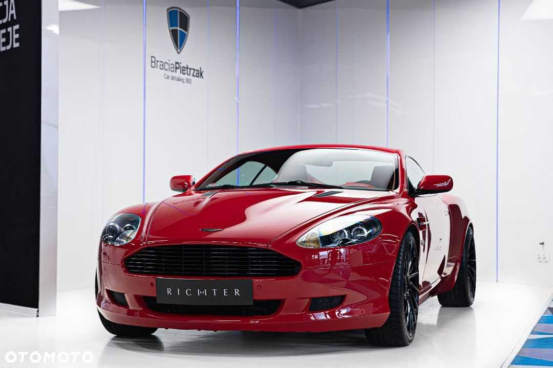 Aston Martin DB9