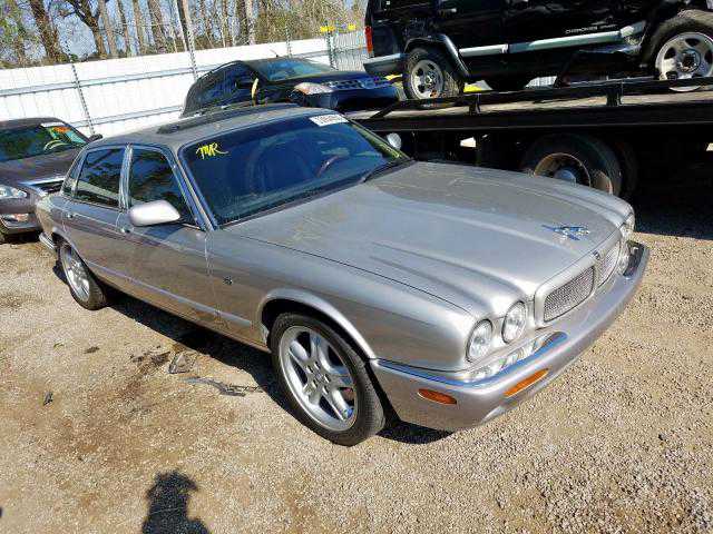 Jaguar XJR