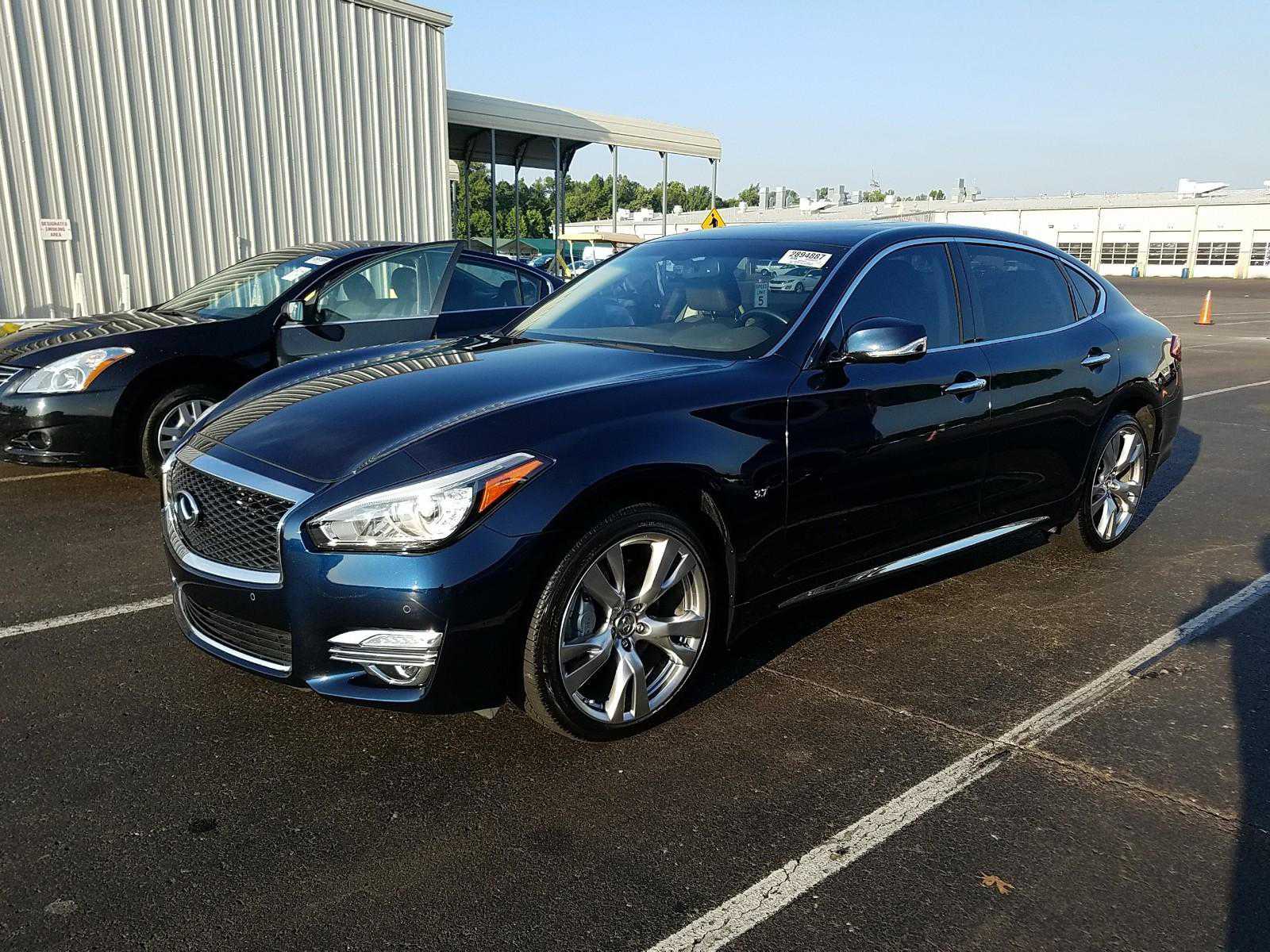 Infiniti Q70L