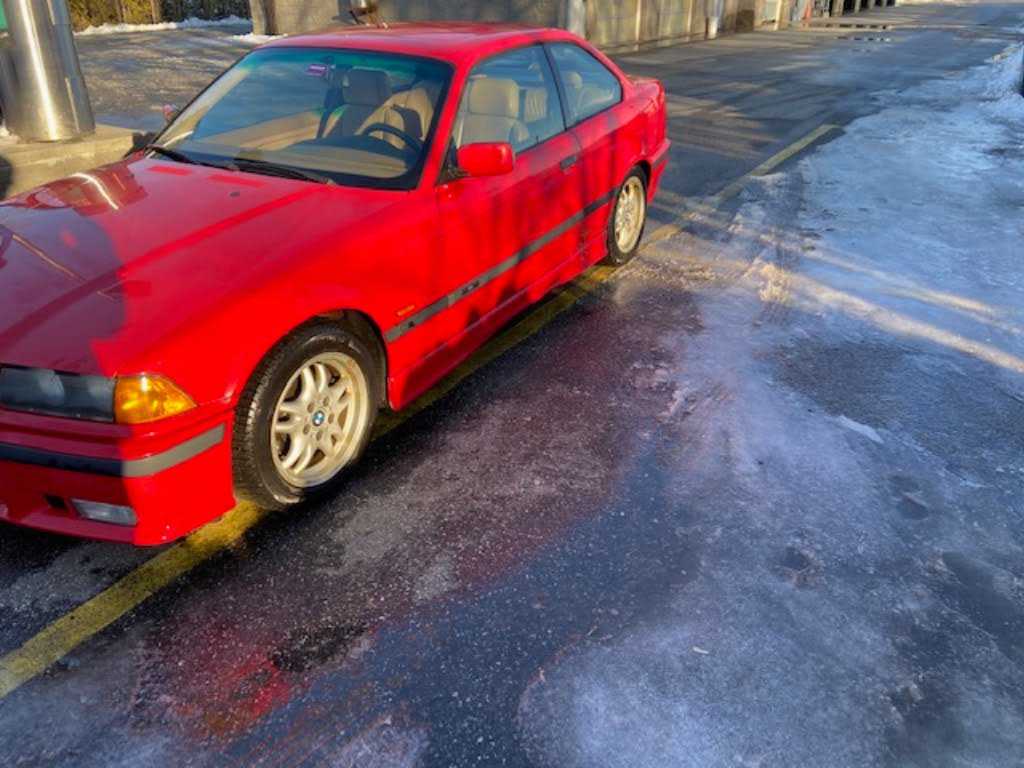 BMW 328iS