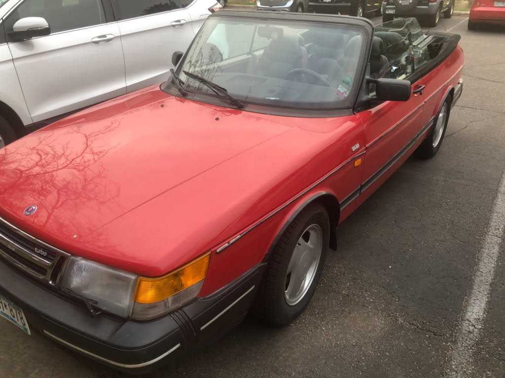 Saab 900