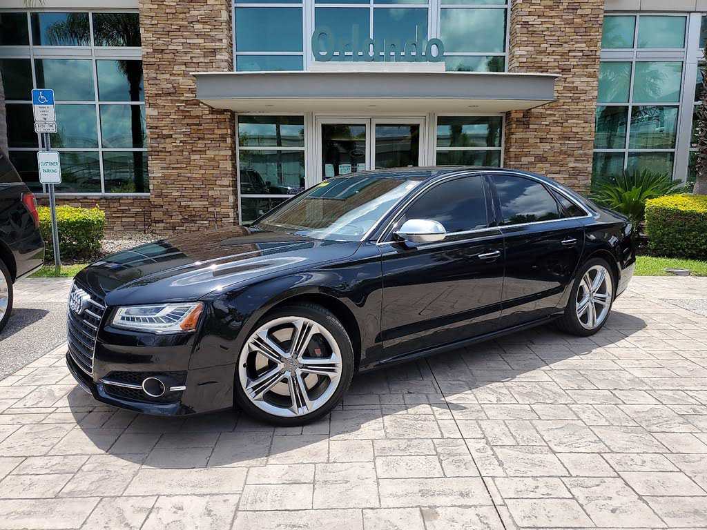 Audi S8