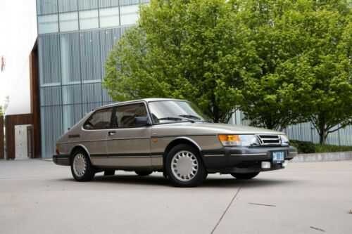 Saab 900