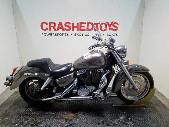 Honda VT1100C2 (SHADOW SABRE)