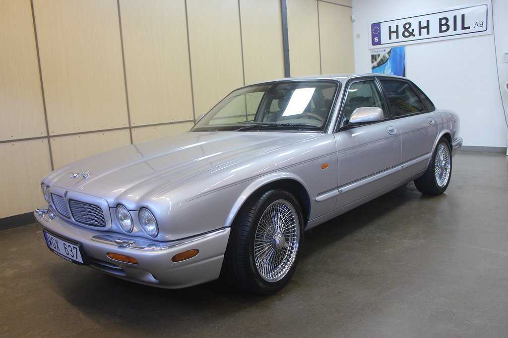 Jaguar XJR