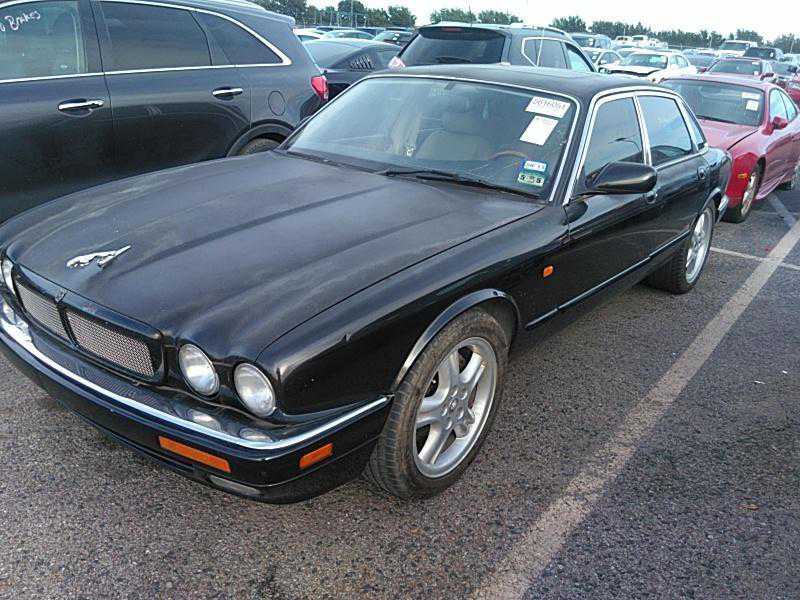 Jaguar XJR