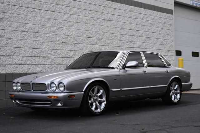 Jaguar XJR