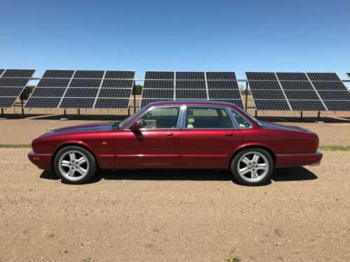 Jaguar XJR