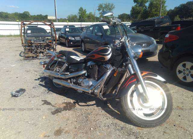 Honda VT1100C2 (SHADOW SABRE)