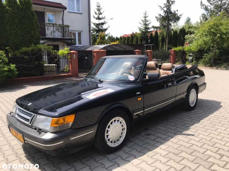 Saab 900