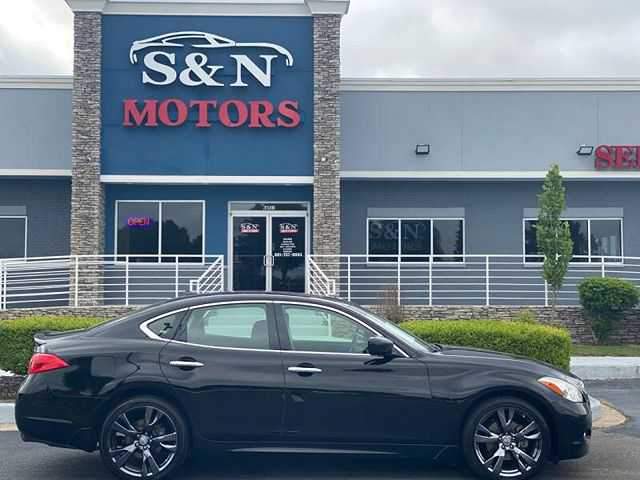Infiniti M56