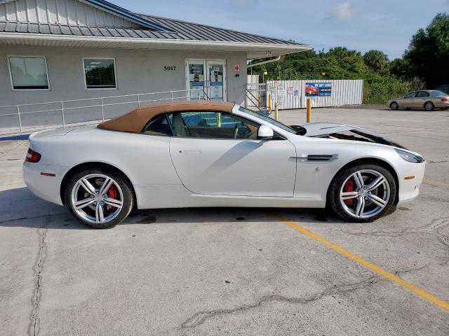 Aston Martin DB9