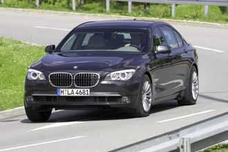 BMW 740i