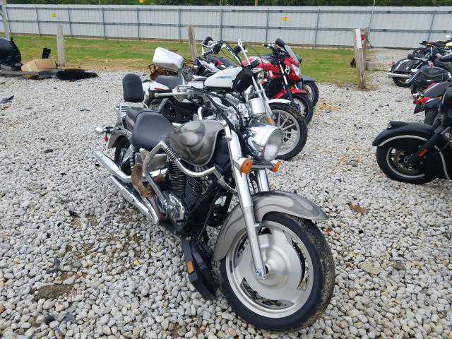 Honda VT1100C2 (SHADOW SABRE)
