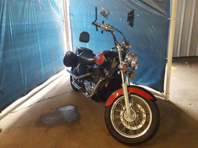Honda VT1100C2 (SHADOW ACE)