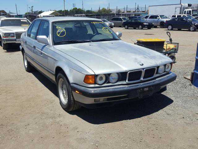 BMW 740i