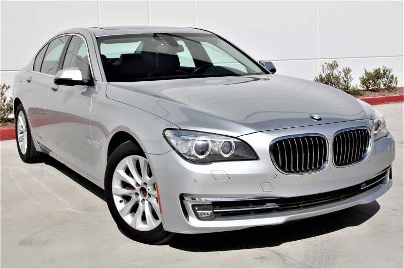 BMW 740i