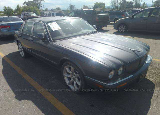 Jaguar XJR