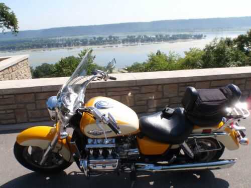 Honda GL1500C (VALKYRIE)