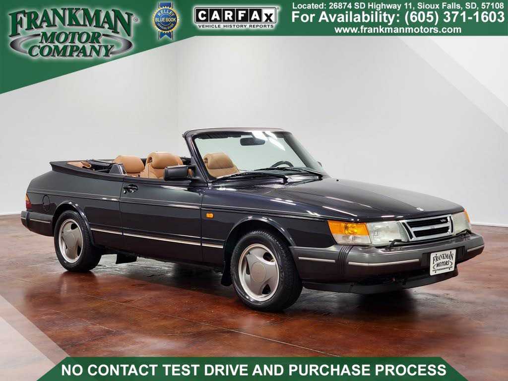 Saab 900