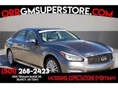 Infiniti Q70L