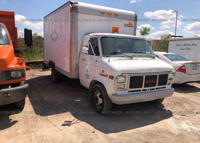GMC Cutaway Van