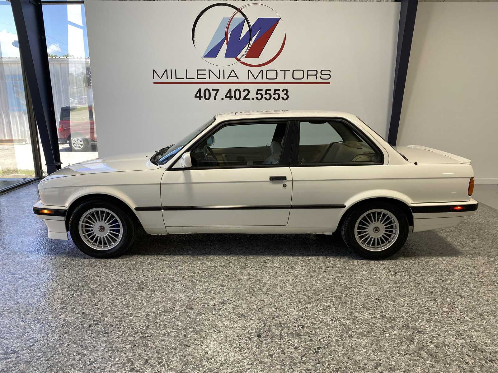 BMW 318iS